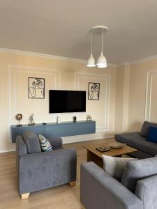 Dennys Apartments near Lion Park