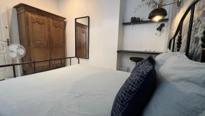 Appartements La Commanderie des Antonins -vue Panoramique sur le Rhone- : photos des chambres