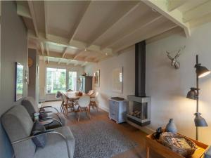 Family Home Sint Maartenszee near Beach