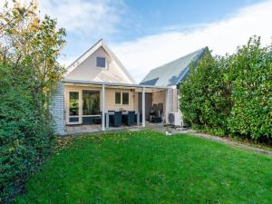 Family Home Sint Maartenszee near Beach