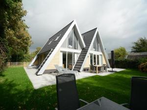 Holiday Home near Groote Keeten Beach