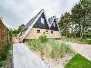 Holiday Home near Groote Keeten Beach