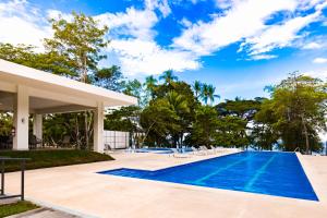 Playa Mantas CAMA QUEEN A-C 400MB