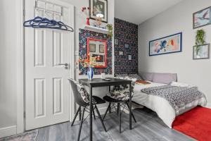 15 Stylish Digbeth private Studio Apt City Centre