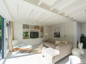 Beautiful holiday home near beach