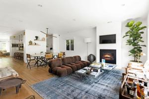 Luxury Melrose District 3BR Retreat Pool Spa Gym