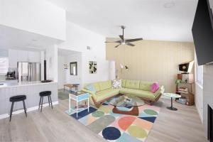 Vista Azul A Vibrant Modern 3BR Desert Retreat