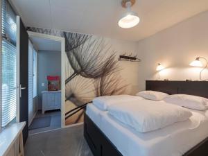 Bungalow Sint Maartenszee near Beach