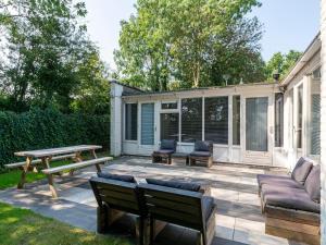 Bungalow Sint Maartenszee near Beach