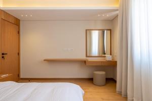 Penthouse with Private Pool in Lake View Residence