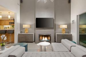 Lush and Tranquil 3BR Palm Springs Oasis Pool and Spa