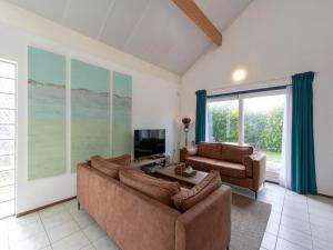 Charming villa near sandy beach