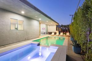 Stunning Brand New Home Modern Vibe, Pool and Spa