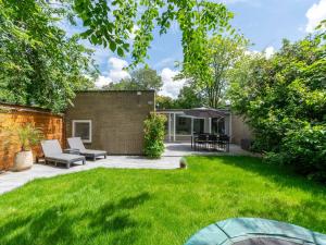 Bungalow in Sint Maartenszee near the Beach