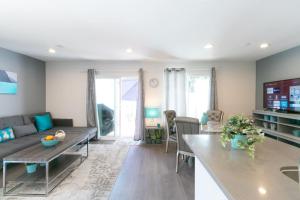 Modern Beach Home Just Minutes from the Beach