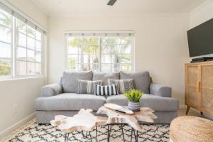 Pacific Beach Cottage 1 Walk to the Beach and Bay