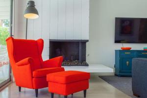 The Popsicle House - SWEET Mid Century Modern Home