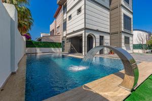 NEAR BY THE LAND OF LEGENDs , PRİVATE POOL WİTH JAKUZZİ VİLLA MOON