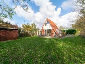 Holiday Home near Groote Keeten Beach