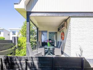 Holiday Home in De Koog near Beach