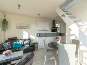 Holiday Home Groote Keeten near Beach