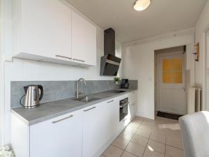 Holiday Home Groote Keeten near Beach