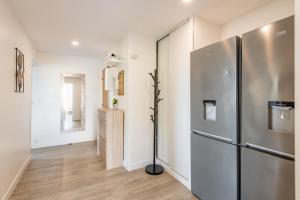 Appartements Large 4 Bedroom Apartment near metro - only 30 minutes to Paris and Disneyland : photos des chambres