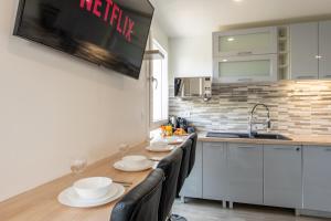 Appartements Large 4 Bedroom Apartment near metro - only 30 minutes to Paris and Disneyland : photos des chambres