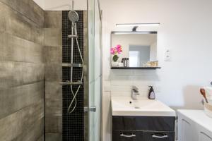 Appartements Large 4 Bedroom Apartment near metro - only 30 minutes to Paris and Disneyland : photos des chambres