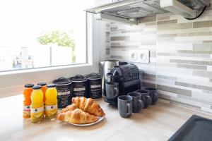 Appartements Large 4 Bedroom Apartment near metro - only 30 minutes to Paris and Disneyland : photos des chambres