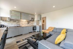 Appartements Large 4 Bedroom Apartment near metro - only 30 minutes to Paris and Disneyland : photos des chambres