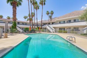 2 Mi to Downtown Gated Condo in Palm Springs