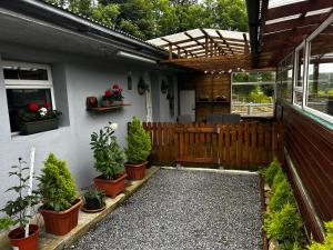 Stardust Getaway Tiny-Home E32AK40