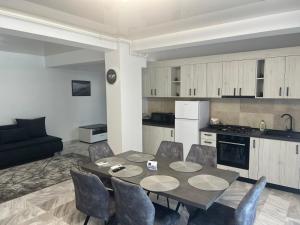 806 B2 ALMAR LUXURY RESIDENCE-Renting Apartments & Free Pool-Family Apartment
