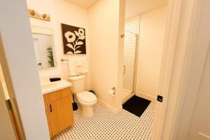 Stylish 4BR Stay-Prime Location - State rep