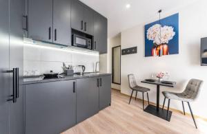 Новий Люкс, ЖК Варшавський, Виговського 4012, 5 хв Ретровіль, Вишгород