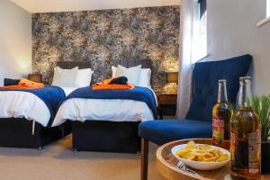 Spacious Comfy 4 Bed Home - Sleeps up to 7 & Pets