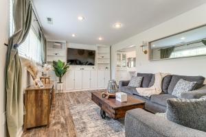 8 Mi to Henry Ford Museum Westland Family Home