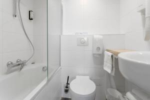 Hotels Kyriad Deauville - St Arnoult : photos des chambres