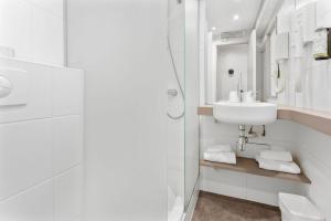 Hotels Kyriad Deauville - St Arnoult : photos des chambres