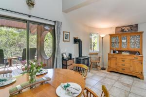 Cabin on Clear Creek A Hobbits Retreat!