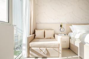 Hotel Like Staycation Near Airport and MOA Porongs Oasis