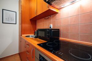 ADM Comfort Apartment - FREE Parking Garage