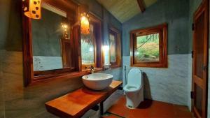 HUA TẠT HMONG Retreat