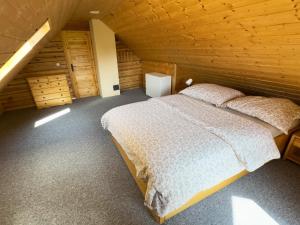 Chata Wilka - całoroczny dom z bali na wyłączność z 3 sypialniami