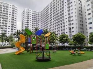 Hotel Like Staycation Near Airport and MOA Porongs Oasis