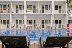 Hotel Like Staycation Near Airport and MOA Porongs Oasis