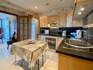 Charmante maisonnette à Blavozy, proche du Puy-en-Velay, avec terrasse privative, WiFi, et parking - FR-1-582-57