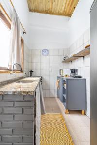 Refúgio para dois, Wi-Fi, Cozinha a 100m das praias de Cima e de Baixo