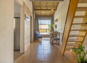 Refúgio para dois, Wi-Fi, Cozinha a 100m das praias de Cima e de Baixo